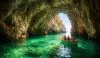 découvrez pourquoi la grotta dello smeraldo est une destination incontournable, offrant des paysages sublimes, une eau émeraude unique et une expérience magique au cœur de la nature italienne.