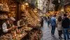 découvrez via san gregorio armeno à naples, une rue emblématique où l'histoire vibrante rencontre la modernité à travers ses ateliers d'artisans, ses traditions uniques et son ambiance authentique.
