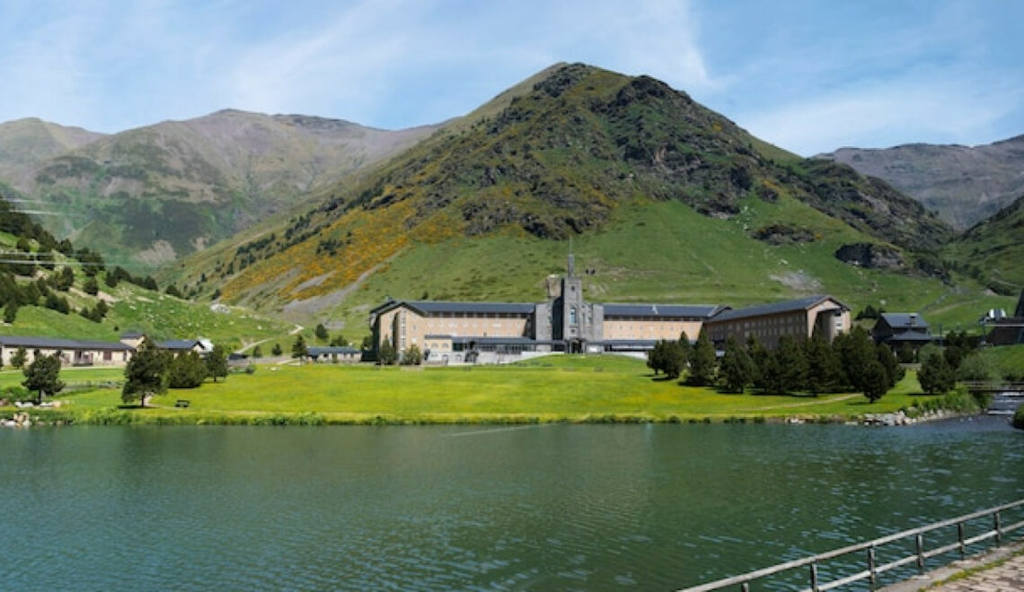 Chambon-sur-Lac : une invitation au séjour nature entre lac et volcans