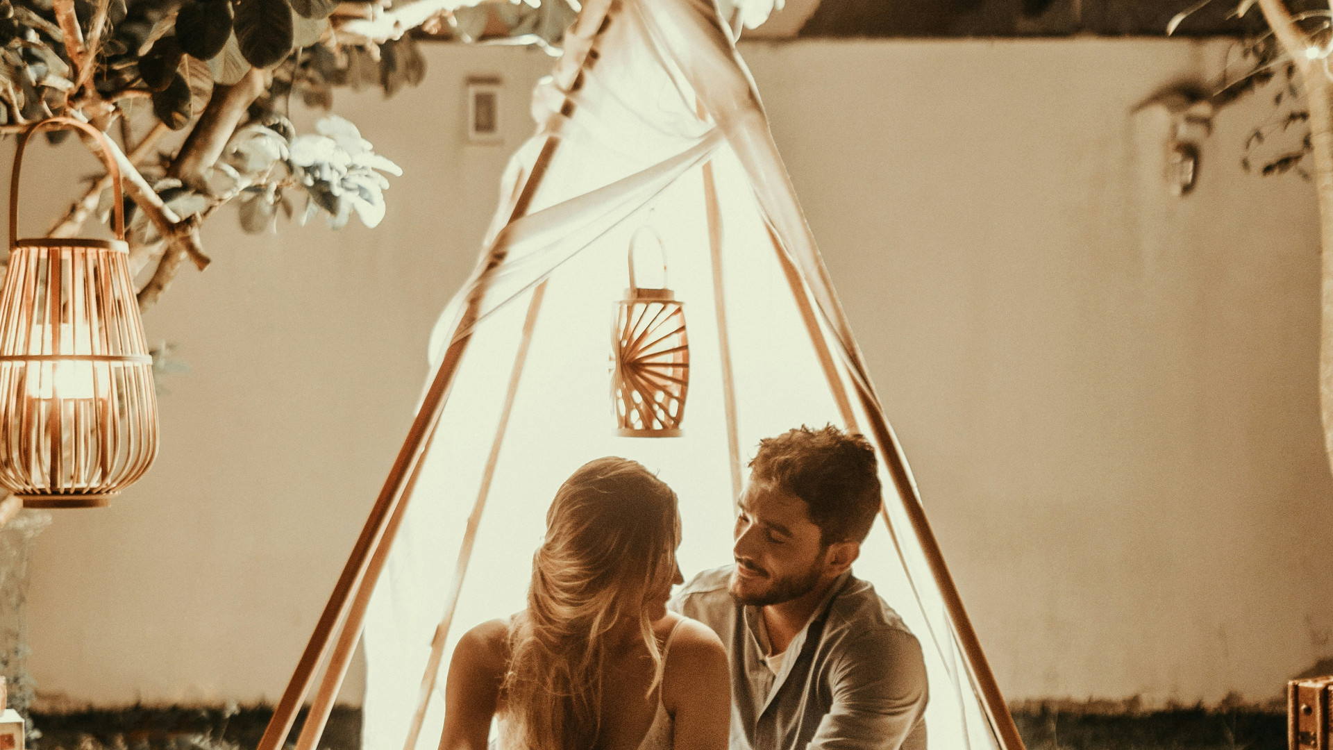 Escapade romantique : vivez une nuit insolite en amoureux au cœur de la nature !