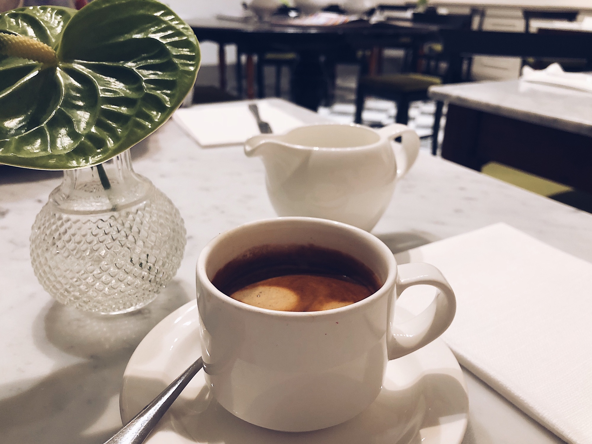 secrets café Yves Saint Laurent