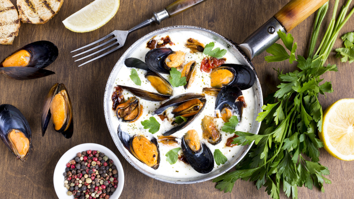 plat préparé de moules