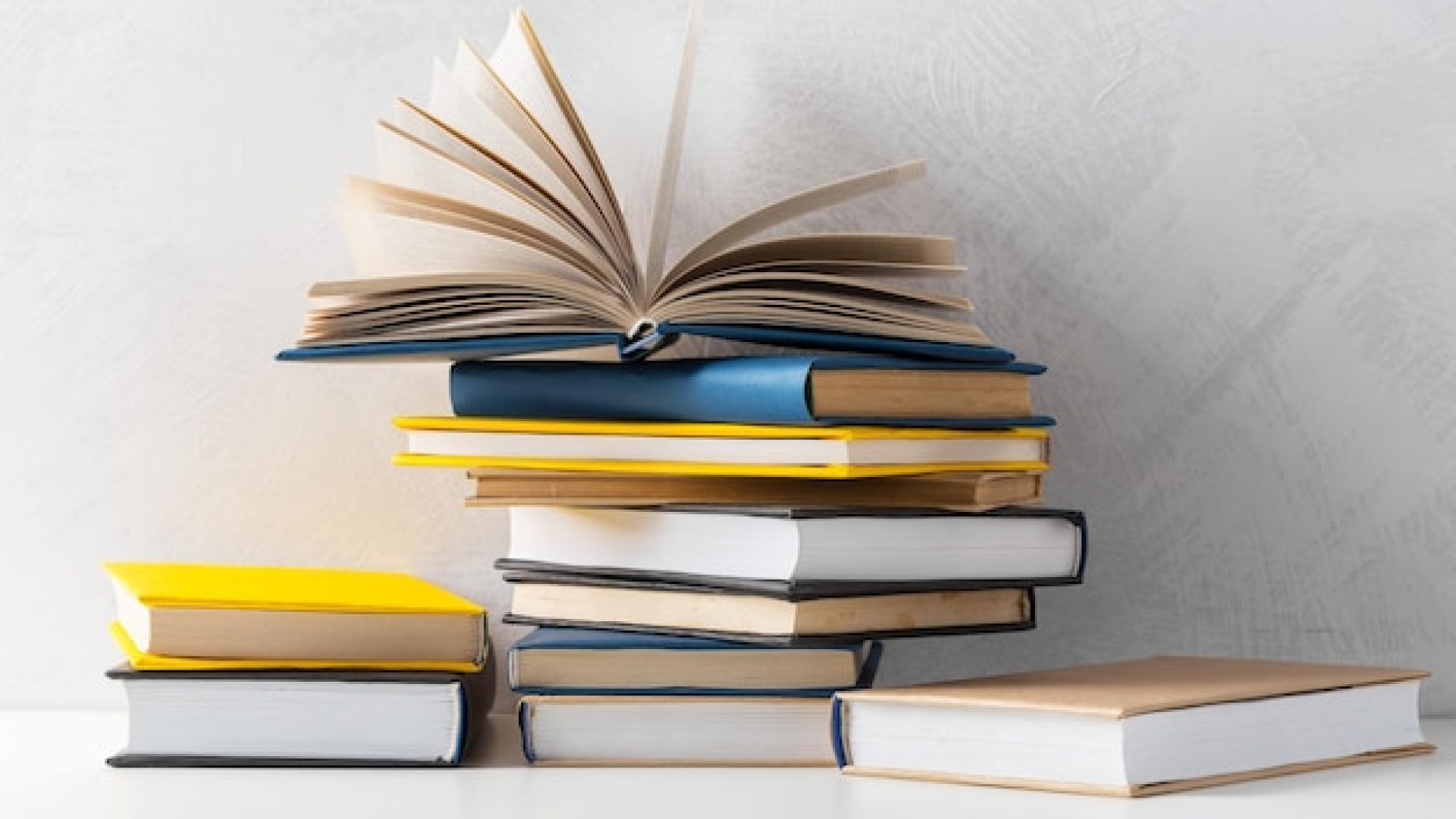 Top 4 des librairies françaises en ligne pour acheter des livres avec livraison rapide dans le monde